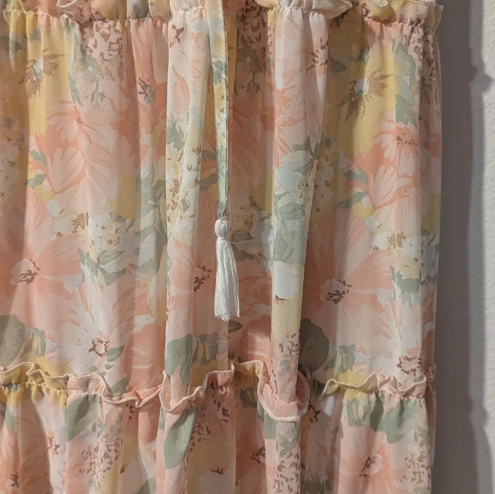 In Loop Floral Maxi Dress - Picture 3 of 7
